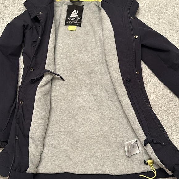 Mid-length winter coat. New condition. Size xs - Picture 3 of 5